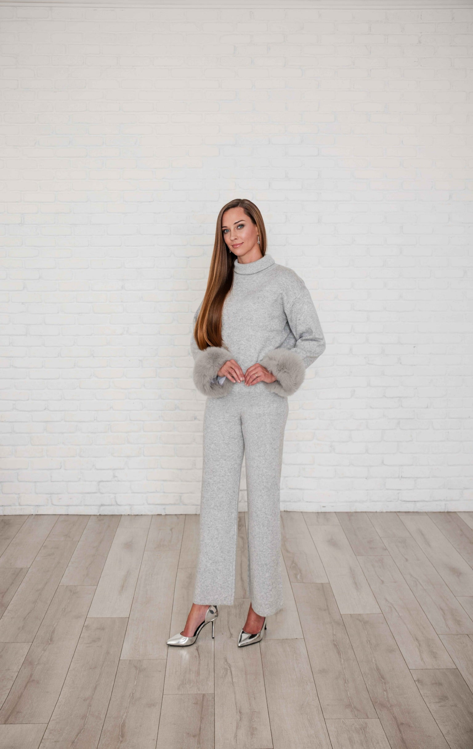 Deandra loungewear with fur trimmed sleeve