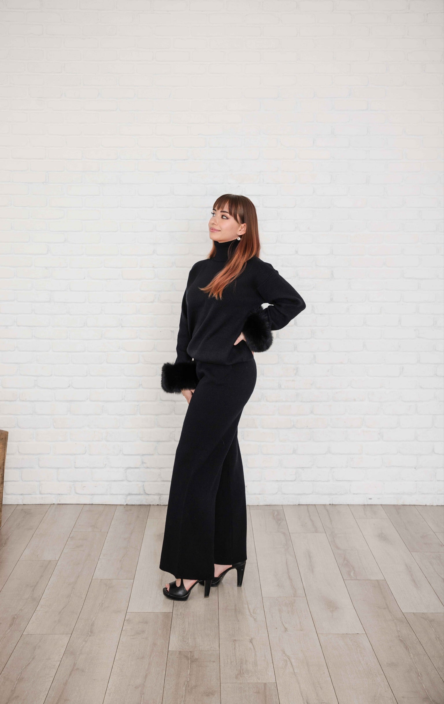 Deandra loungewear with fur trimmed sleeve